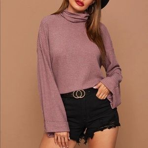 3/$25 ⭐️ pink turtleneck